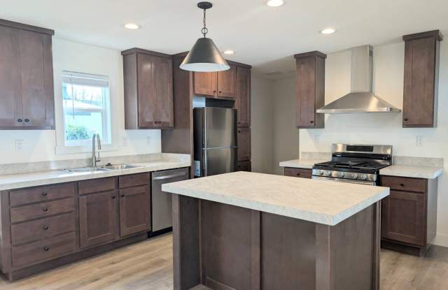 400 Sulphur Bank Dr photos photos