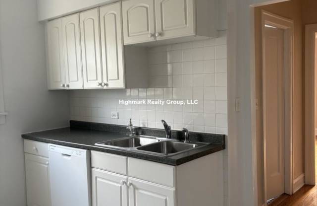 832 Reba Pl. Gallery 2