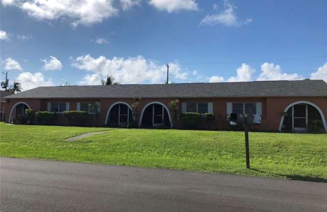 704 SE 46th Lane unit: 1 photos photos