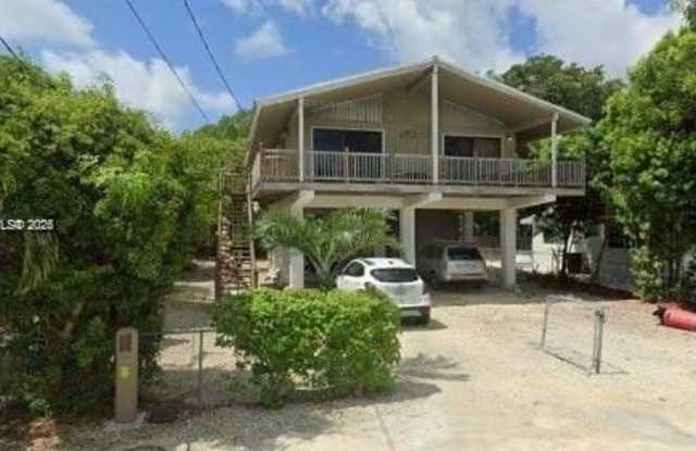 115 Marina Ave photos photos