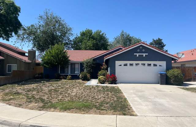 Charming 3-Bedroom Rental at 402 Oakwood Ct, Tehachapi, CA 93561 photos photos