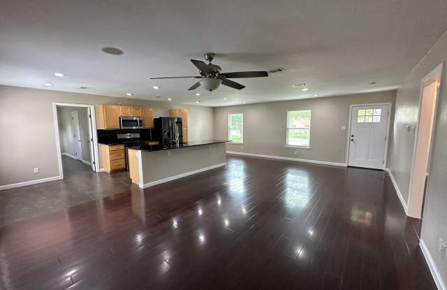 3 Bed / 2 Bath Westgate Gem – Updated, Spacious Yard, Minutes to Downtown Austin photos photos