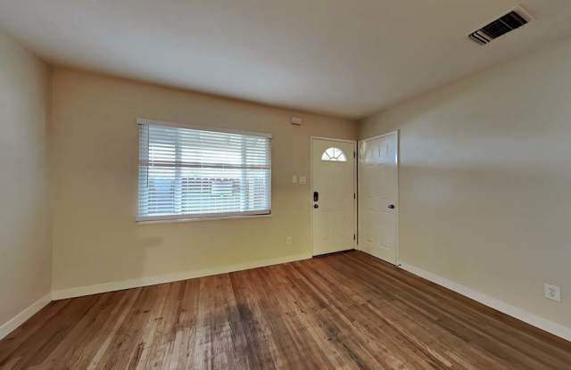 8451 Murietta Ave photos photos