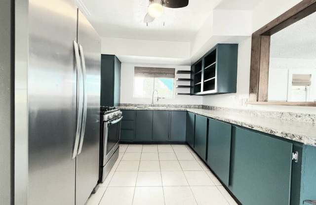 1661 West 36th Place photos photos