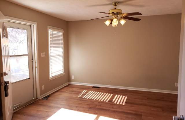 Coming in Feb! 3 Bed/2 Bath, Close to Post! photos photos