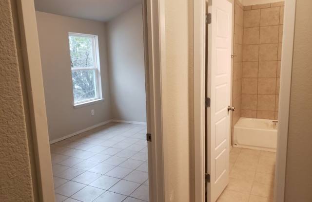 4225 Hillside Dr. Gallery 4