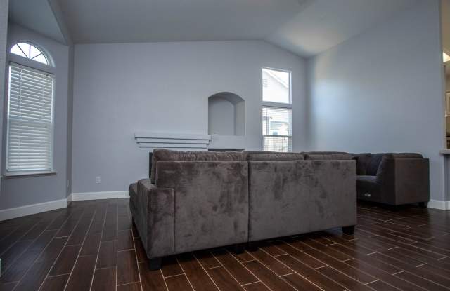 Beautiful 3 bedroom 2 bath HOME Gallery 3