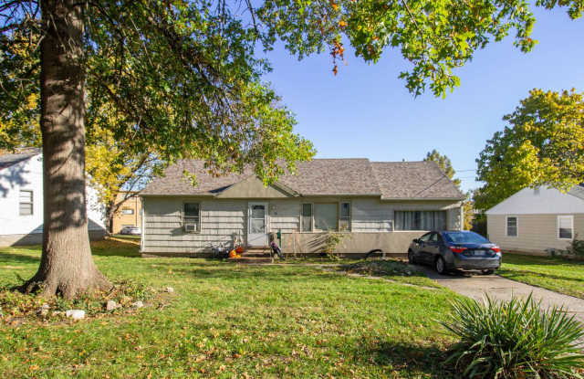 3 Bed 1 Bath Home Available photos photos