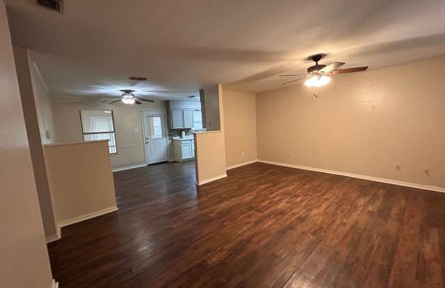 Country living in town! Gallery 3