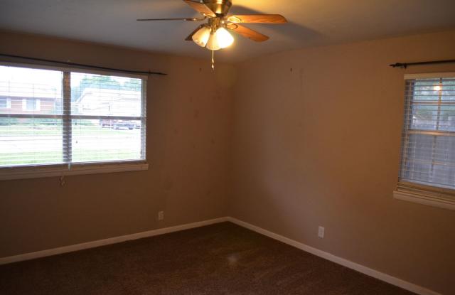 Lovely Home with Two Living Areas in Norman! photos photos