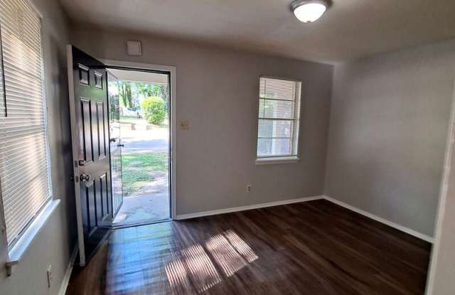 2655 Whitman Ave photos photos