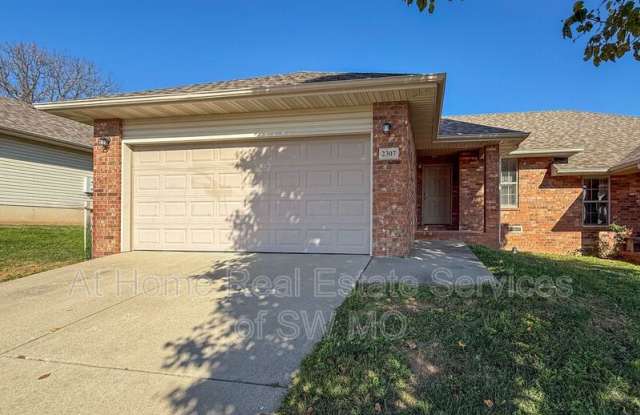 2307 W Parkview - 2307 West Parkview Avenue, Ozark, MO 65721