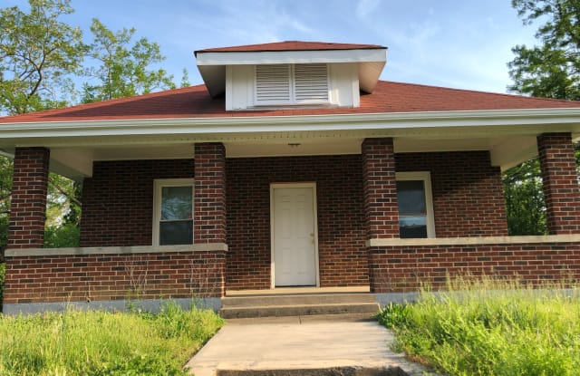 929 Mohawk Avenue Northeast - 929 Mohawk Avenue Northeast, Roanoke, VA 24012