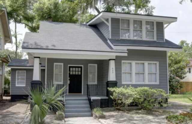 Large 4BR/2BA Downtown House Walking Distance to Daffin Park and Forsyth Park photos photos