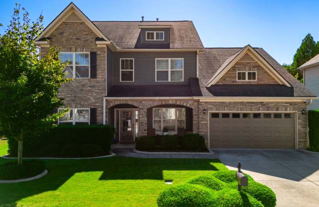 Spacious & Inviting Home in a Convenient Location Gallery 1