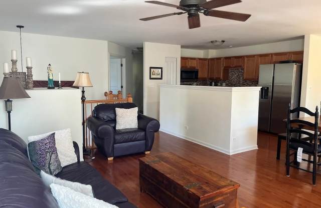 1290 Derry Lane Gallery 2