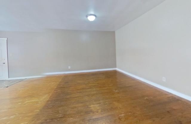 Large Two Bedroom Apartment Gallery 3