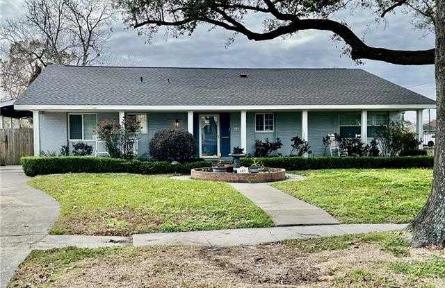 405 GEORGETOWN Drive photos photos