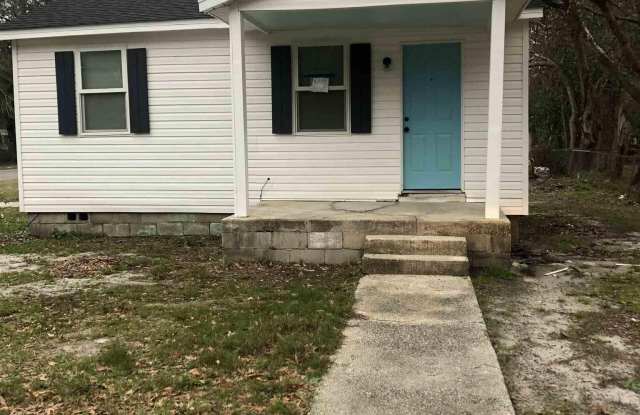 1625 Augusta Ave - 1625 Augusta Avenue, Warrington, FL 32507