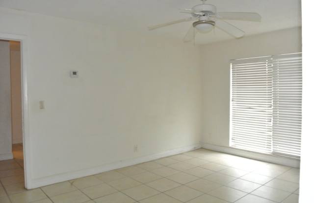 4471 TREEHOUSE Lane Gallery 2
