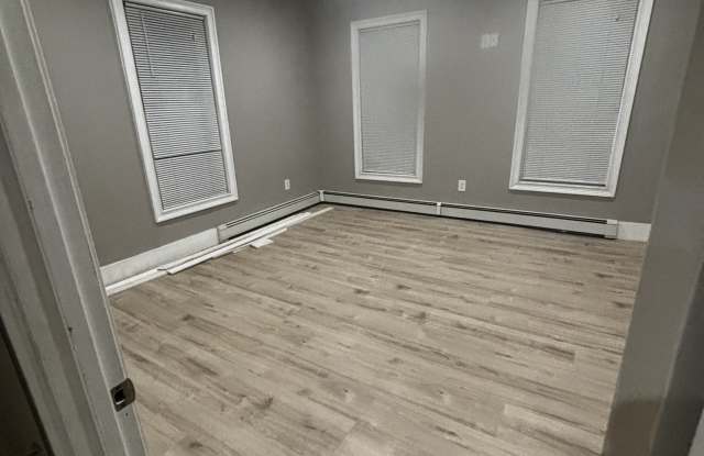 36 South Spring Street - 36 South Spring Street, Haverhill, MA 01835