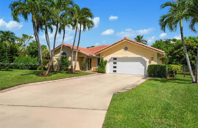4290 NW 73rd Way photos photos