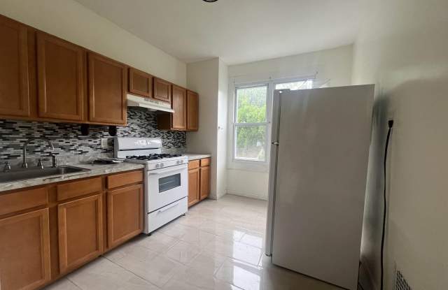 226 BARTHOLDI AVE photos photos
