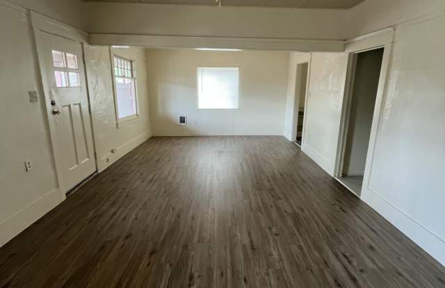 705 N Kinsley Avenue photos photos
