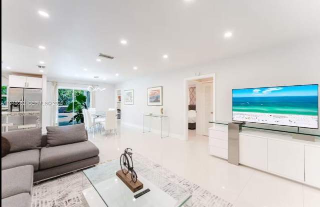 4017 Monroe St photos photos