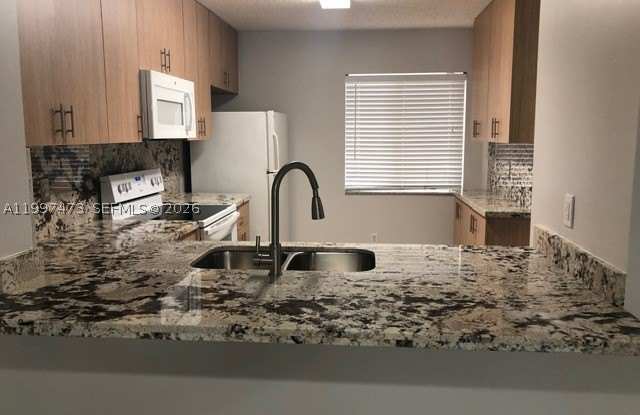 571 NW 208th Cir Gallery 4