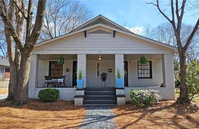 616 Moreland Avenue SE photos photos