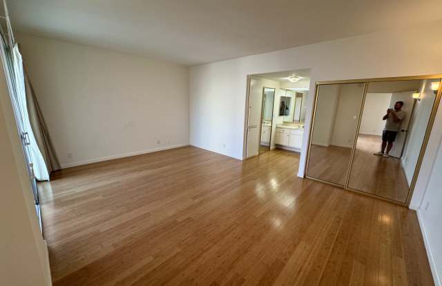 321 South San Vicente Boulevard Gallery 2