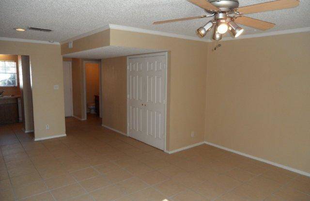 3826 Coates Circle - 3826 Coates Cir, Benbrook, TX 76116