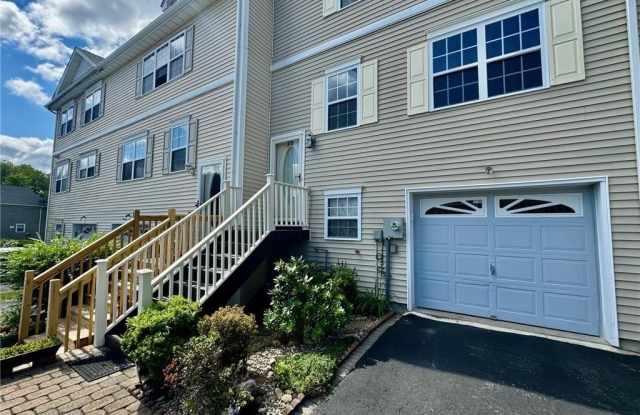 26 Peach Place - 26 Peach Place, Middletown, NY 10940