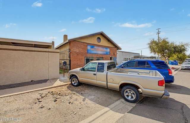 6819 N 55TH Drive Gallery 2