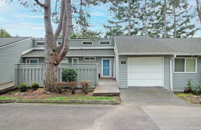 Two-Level Renovated 2 Bed Lake Oswego Condo in Desirable Mountain Park Neighborhood photos photos