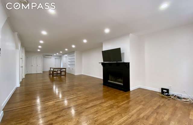 59 Grand Street Gallery 3