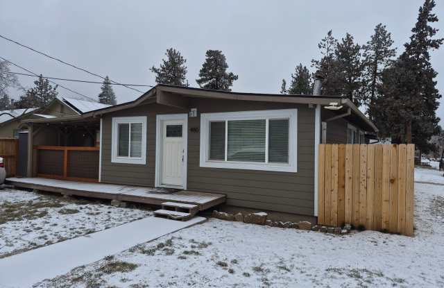 3BR/1BA - Fenced - RV Parking - Solar photos photos