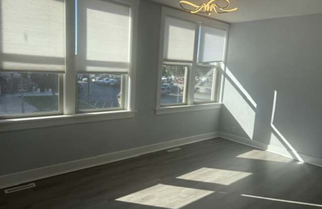 812-814 Washington Street - 814A-3 Gallery 3