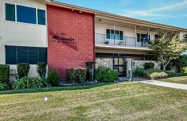 Cute partially furnished apartment with small outside patio! photos photos