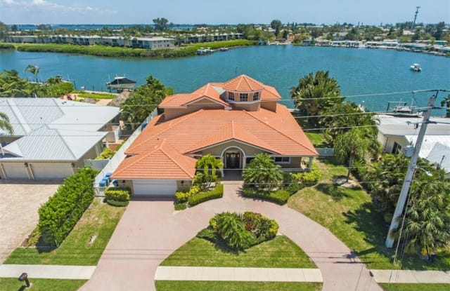 529 KEY ROYALE DRIVE - 529 Key Royale Drive, Holmes Beach, FL 34217