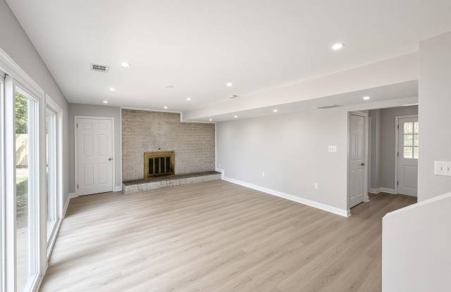 4904 SHOPTON Drive Gallery 4
