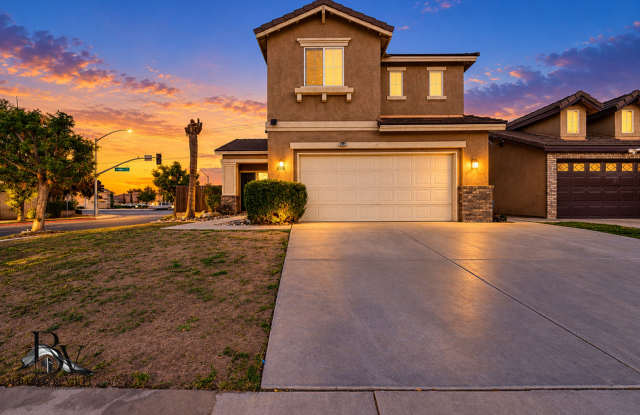 COMING SOON! – 6306 Hawk Creek Dr, Bakersfield, 3 Bedroom with DEN/OFFICE 3 Bathrooms Gallery 1