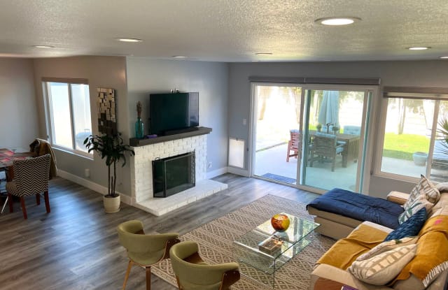 2241 Orange Avenue Unit A - 2241 Orange Avenue, Costa Mesa, CA 92627