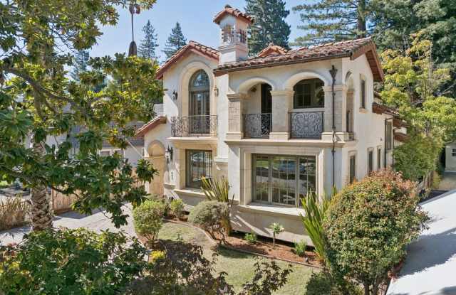A Distinctive California Mediterranean Residence in Old Palo Alto Gallery 3