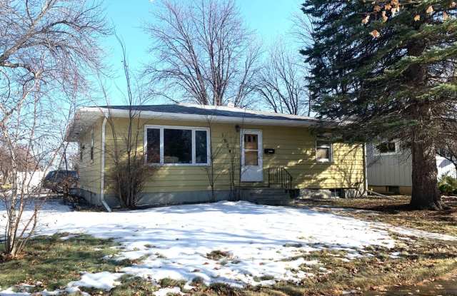 5 Bed 2 Bath House Near MSUM! - 1604 19th Street South, Moorhead, MN 56560