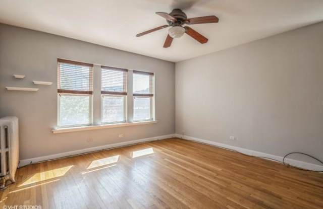 2238 W Wilson Gallery 3