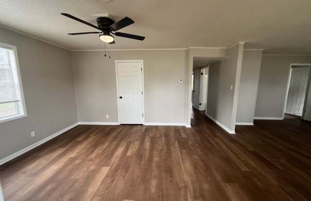 Freshly remodeled, three bedroom one bath home in Lonoke Gallery 3