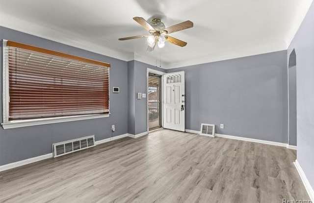 14716 Eureka Road Gallery 3