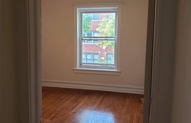 905 W. 76th Street # 2 Gallery 3